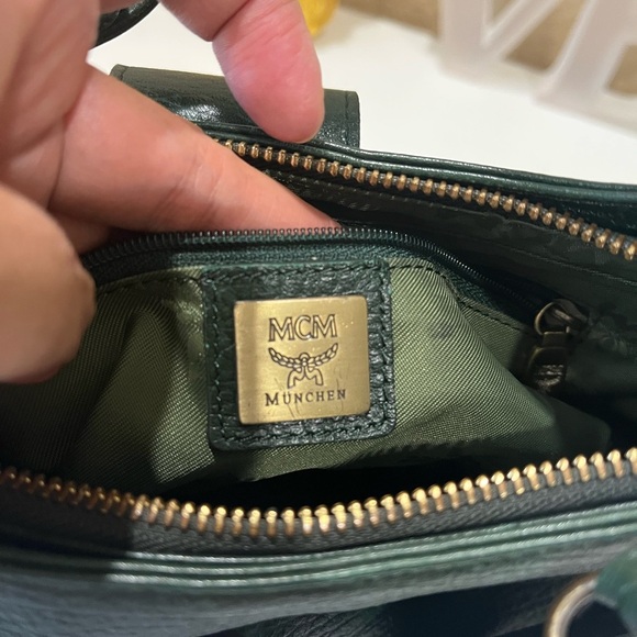 MCM VINTAGE EMERALD GREEN LEATHER BAG - Picture 14 of 15